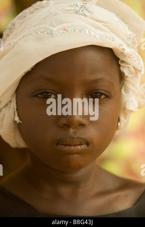 Ritratto di una ragazzina musulmana Ouagadougou Burkina Faso Foto Stock