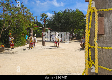 Papantla volantini Xcaret Eco parco archeologico di Playa del Carmen Quintana Roo stato Riviera Maya la penisola dello Yucatan in Messico Foto Stock