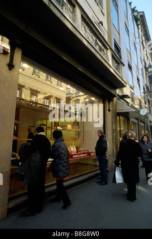 Italia, Lombardia, Milano, via Montenapoleone, shopping Foto Stock