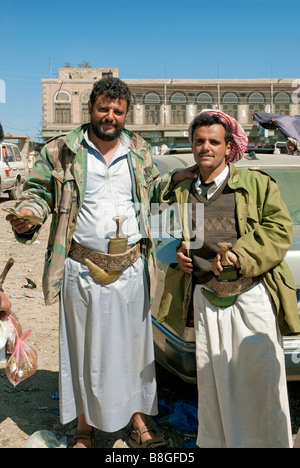 Khat qat ghat i concessionari venditori sul mercato stupefacenti yemen Foto Stock