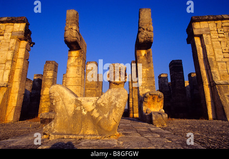 Chacón Mool pioggia Maya Dio statua Tempio dei Guerrieri Chichén Itzá Messico Foto Stock