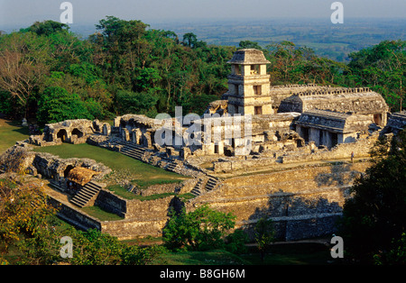 El Palacio il Palazzo Palenque sito archeologico di Palenque Chiapas Messico Foto Stock
