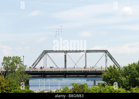 La Dimostrazione Snowbirds Team 431 Squadrone è una icona canadese compreso di servire i membri delle forze canadesi. Foto Stock