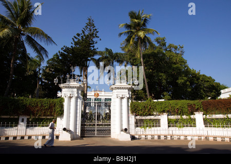 India Pondicherry Raj Nivas il territorio dell' Unione residenza Governatori in francese edificio coloniale. Foto Stock