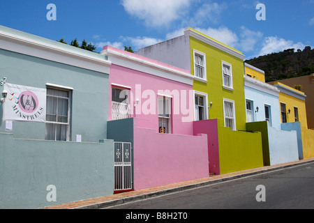 Colorate case dipinte lungo wale street bo-kaap Città del Capo SUD AFRICA Foto Stock