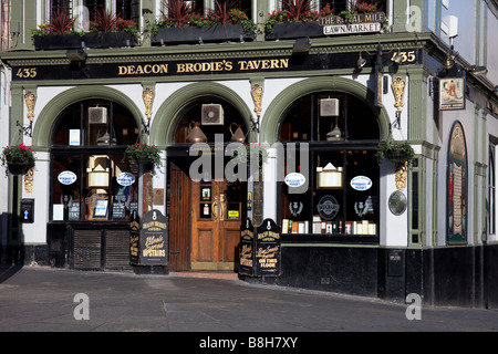 Deacon Brodies Tavern, pub, Lawnmarket, Royal Mile di Edimburgo, Scozia, Regno Unito, Europa Foto Stock