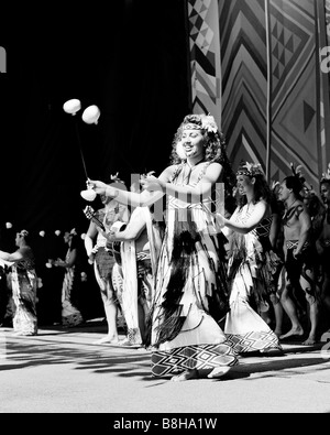 Poi Maori eseguita dalla Nga Tai e Rua Upper Hutt Nuova Zelanda Foto Stock