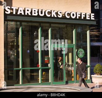 ARLINGTON VIRGINIA USA Starbucks Coffee shop Foto Stock