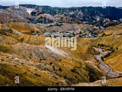 Acido-pioggia eroso hills, Queenstown, Tasmania Foto Stock