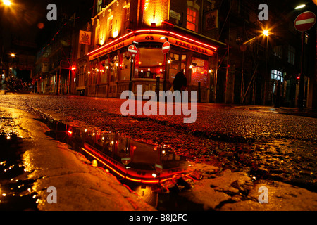 Muratori Arms pub sulla strada di Charlotte, Shoreditch, Londra Foto Stock