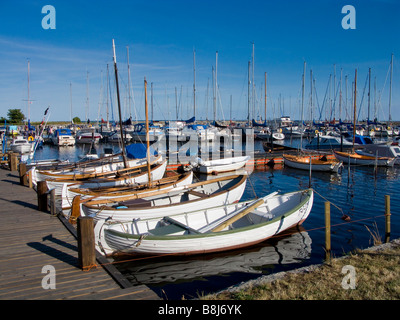 In legno tradizionali barche nel porto Foto Stock