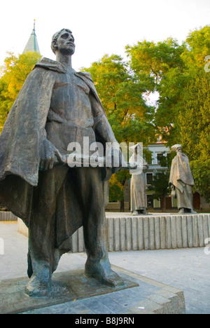 Statue in un monumento alla Rivolta Nazionale Slovacca a Nam SNP piazza nel centro di Bratislava Slovacchia Europa Foto Stock