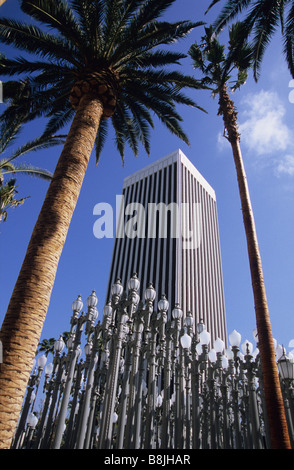 Il piazzale antistante al Los Angeles County Museum of Art (LACMA) Foto Stock