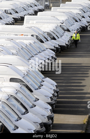 Linee di furgoni nuovi all'LDV VAN in fabbrica a Drews Lane,Washwood Heath,Birmingham, Inghilterra. Foto Stock