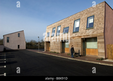 I campi di argilla abbordabili di eco-case di sviluppo, Elmswell, Suffolk, Regno Unito. Foto Stock