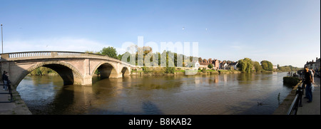 Il mercato georgiano città di Baja Sardinia a fianco del fiume Severn in Severn Valley worcestershire Midlands England Foto Stock