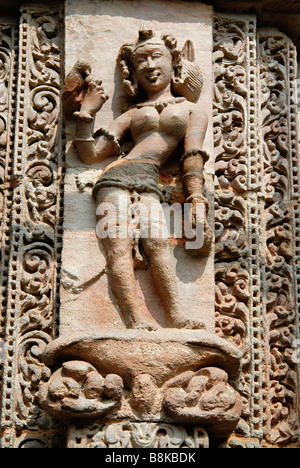 Rajarani Temple-Female figura sulla parete sud, porzione centrale. L Orissa, Bhubaneshwar, India. Foto Stock