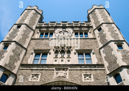 La collegiata architettura gotica del Blair Hall con la torre dell orologio una sala residenziale,l'Università di Princeton, NJ; nuovo; New Jersey; USA Foto Stock