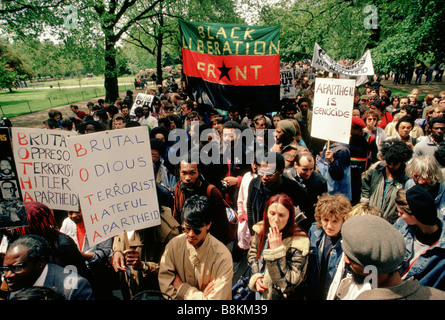 Anti Apartied dimostrazione Hyde Park Londra Giugno 1984 Foto Stock