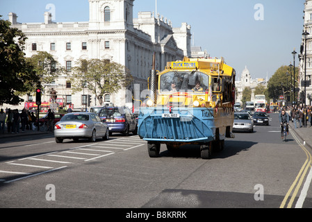 DUCK TOUR BUS Londra Inghilterra WESTMINISTER Londra Inghilterra 21 Ottobre 2007 Foto Stock