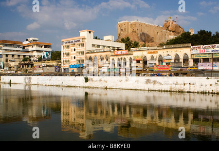 India Tamil Nadu Tiruchirappalli Rock Fort Temple sopra Teppakulam panoramica del serbatoio Foto Stock