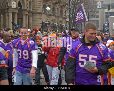 Il carnevale di Francoforte sul Meno a Kaiserplatz con ventole per il calcio universo Frankfurt Foto Stock