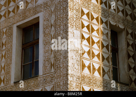 Facciata di un edificio nella piazza centrale di Banska Bystrica Namestie SNP Foto Stock