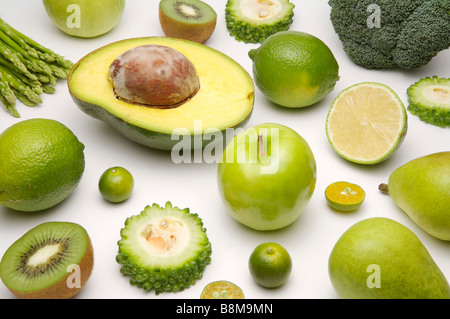 Close up di diversi tipi di verde di frutta e verdura Foto Stock