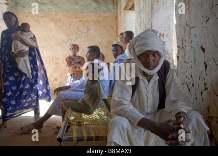 Persone presso il quarto fiume Nilo catharact regione Nubia Sudan Foto Stock