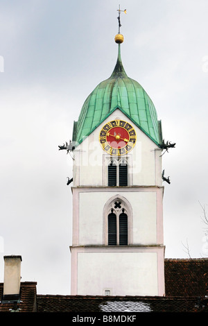 La torre campanaria della cattolica Chiesa di St Martin a Rheinfelden, Argovia, Svizzera, Europa. Foto Stock