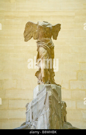 La Vittoria Alata di Samotracia scultura Musee du Louvre Museum Paris Francia Europa Foto Stock
