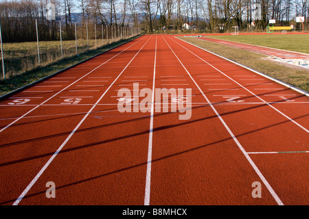 Numeri di corsia sulla via di corsa Foto Stock