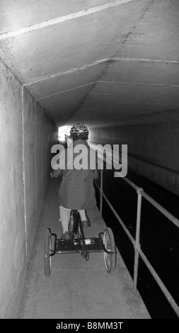 Il cycleway taff sentiero di monmouthshire e brecon canal Parco Nazionale di Brecon Beacons powys GALLES Foto Stock