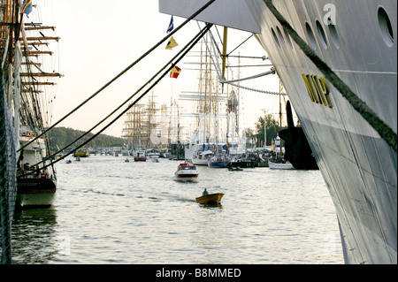 Tall Ships" gare Baltic 2003 Turku. Le navi ormeggiate nei porti comunitari a fiume Aura per solo uso editoriale. Foto Stock