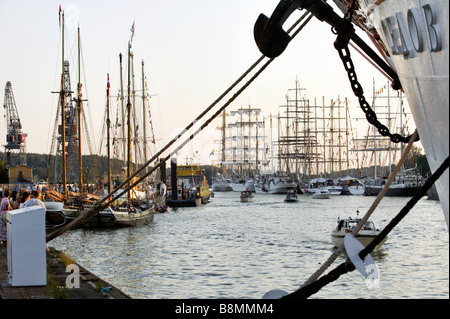 Tall Ships" gare Baltic 2003 Turku. Le navi ormeggiate nei porti comunitari a fiume Aura per solo uso editoriale. Foto Stock