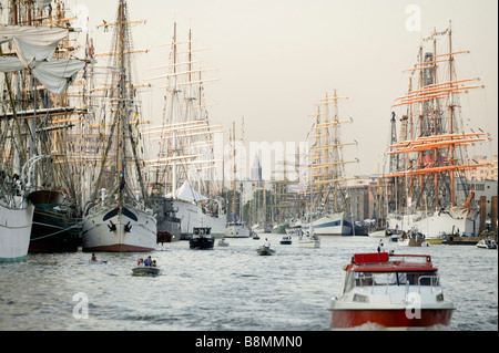 Tall Ships" gare Baltic 2003 Turku. Le navi ormeggiate nei porti comunitari a fiume Aura per solo uso editoriale. Foto Stock