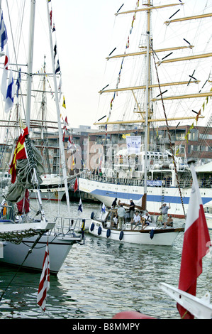 Tall Ships" gare Baltic 2003 Turku. Le navi ormeggiate nei porti comunitari a fiume Aura per solo uso editoriale. Foto Stock