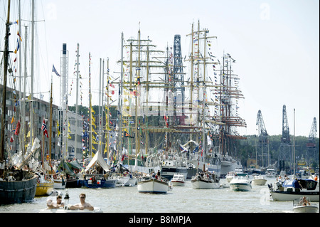 Tall Ships" gare Baltic 2003 Turku. Le navi ormeggiate nei porti comunitari a fiume Aura per solo uso editoriale. Foto Stock