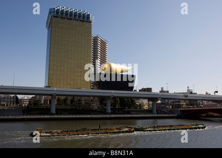 Asahi Beer Company Super Dry Hall progettata da architetto francese Philippe Starck, Tokyo, Giappone Foto Stock