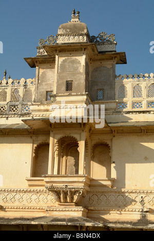 Vista interna di arenaria intagliata torre presso il palazzo della città Foto Stock