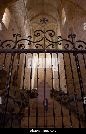 Flor da Rosa monastero. Apparteneva ai Cavalieri Ospitalieri. Chiesa gotica la navata e la tomba di Dom Alvaro Gonçalves Pereira. Foto Stock