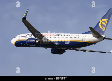 Ryanair aereo Boeing 737-800 il decollo della partenza del volo Foto Stock