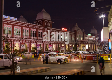 India Tamil Nadu Chennai Egmore stazione ferroviaria di notte Foto Stock