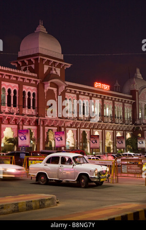 India Tamil Nadu Chennai Egmore stazione ferroviaria di notte Foto Stock