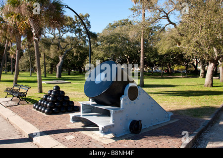 Una guerra civile era mortaio, utilizzato dall'esercito degli Stati Confederati d'America, sorge presso il pronto a Charleston, Carolina del Sud Foto Stock