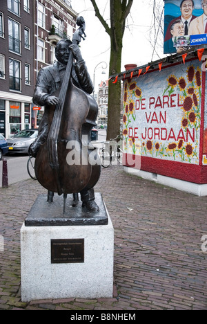 Il bassista Manke Nelis in bronzo Amsterdam Foto Stock