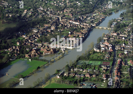 Fiume Severn nel diluvio a Bewdley Worcestershire Inghilterra Regno Unito Foto Stock