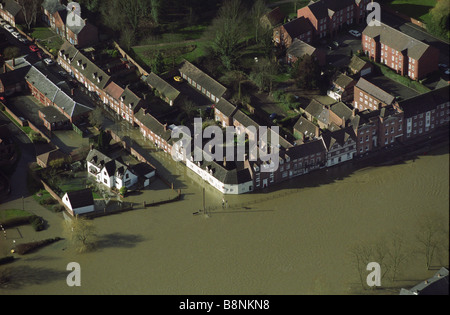 Fiume Severn nel diluvio a Bewdley Worcestershire Inghilterra Regno Unito Foto Stock