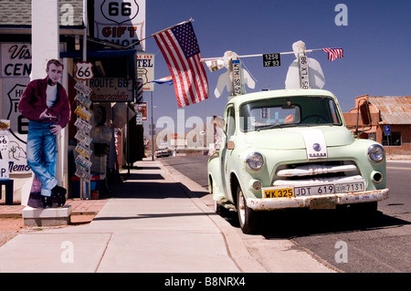 La storica Route 66 in Saligman Arizona Foto Stock