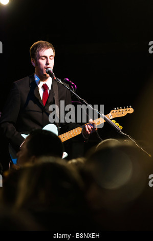 La londinese band anima fortunato esibirsi dal vivo sul palco dell'Astoria II, Londra Foto Stock